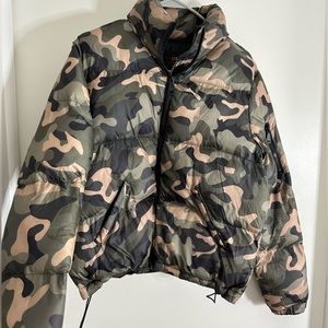 Cropped camo puffer jacket size medium